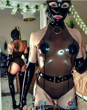 latexloverlaura2