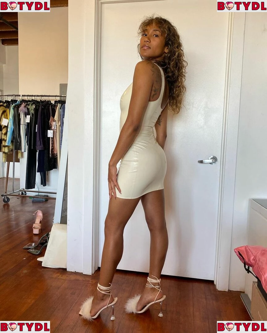 Sydney Park Onlyfans Photo Gallery 