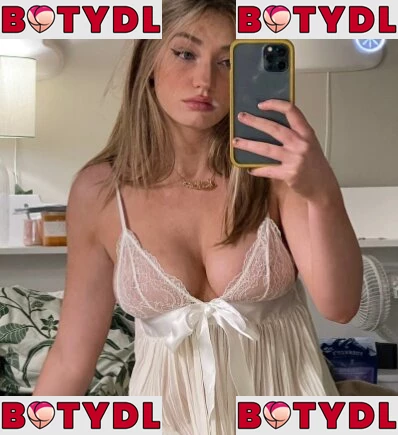 Skylarxraee Onlyfans Photo Gallery 