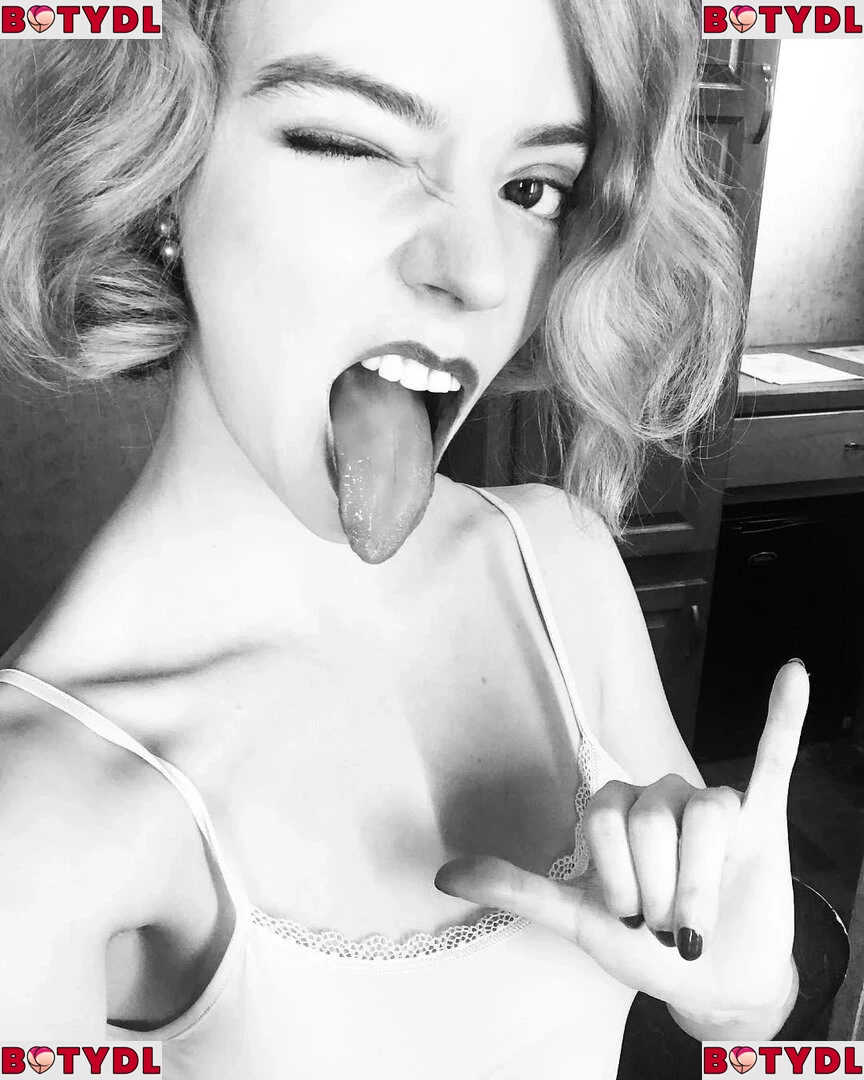 Anya Taylor-Joy Onlyfans Photo Gallery 