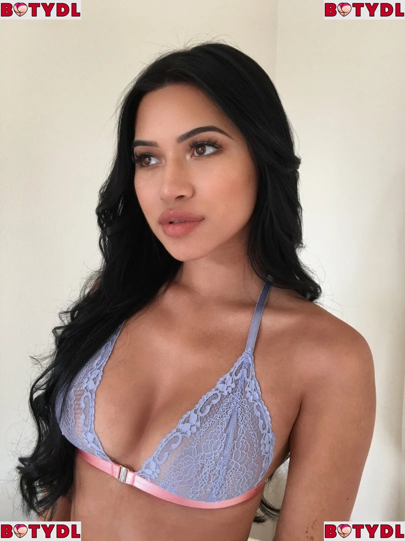 Julia Kelly Onlyfans Photo Gallery 