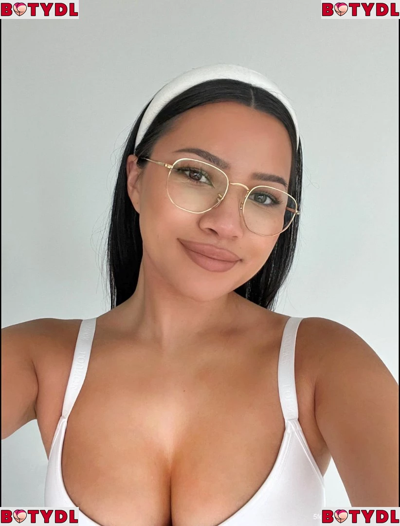 Julia Kelly Onlyfans Photo Gallery 