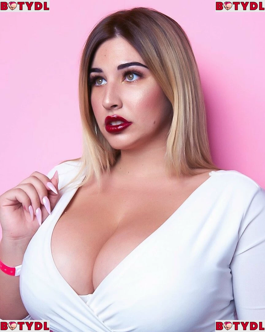 Natalia Lozano Onlyfans Photo Gallery 