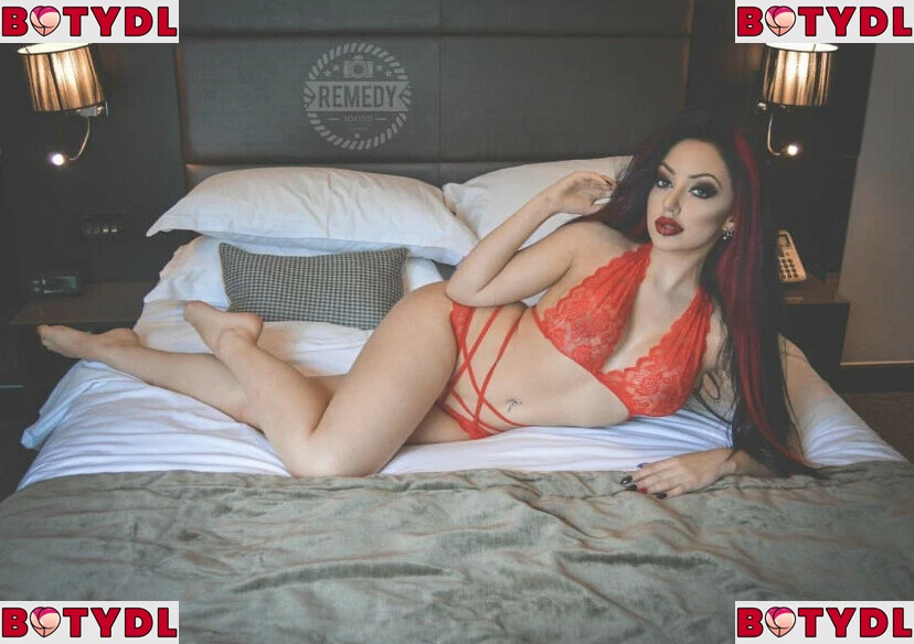 Dani Divine Onlyfans Photo Gallery 