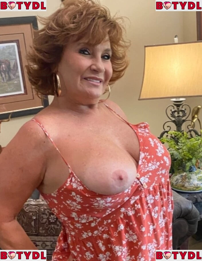 Dixie Dauphin Onlyfans Photo Gallery 