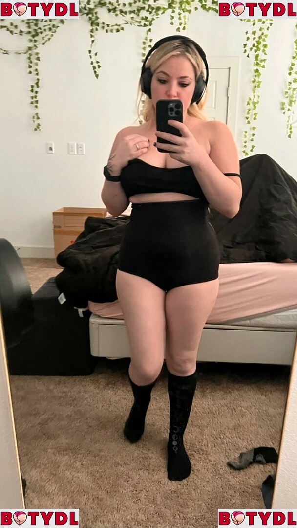 Curvyllama Onlyfans Photo Gallery 