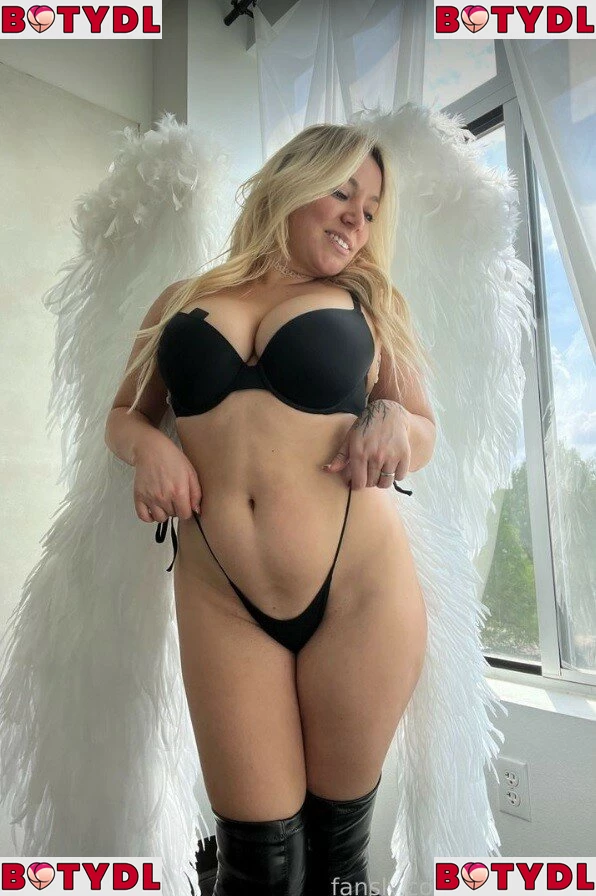 Curvyllama Onlyfans Photo Gallery 