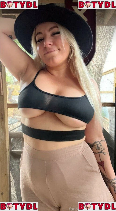 Curvyllama Onlyfans Photo Gallery 