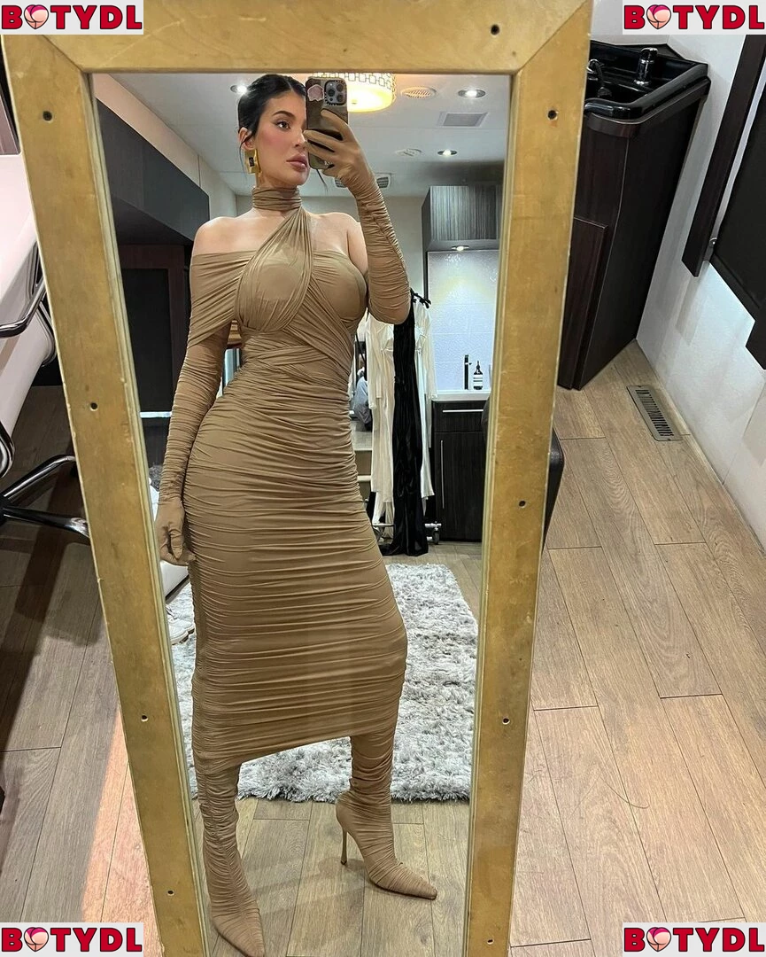 Kylie Jenner Onlyfans Photo Gallery 