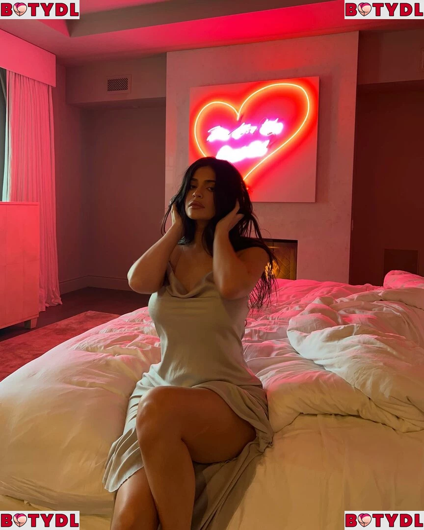 Kylie Jenner Onlyfans Photo Gallery 