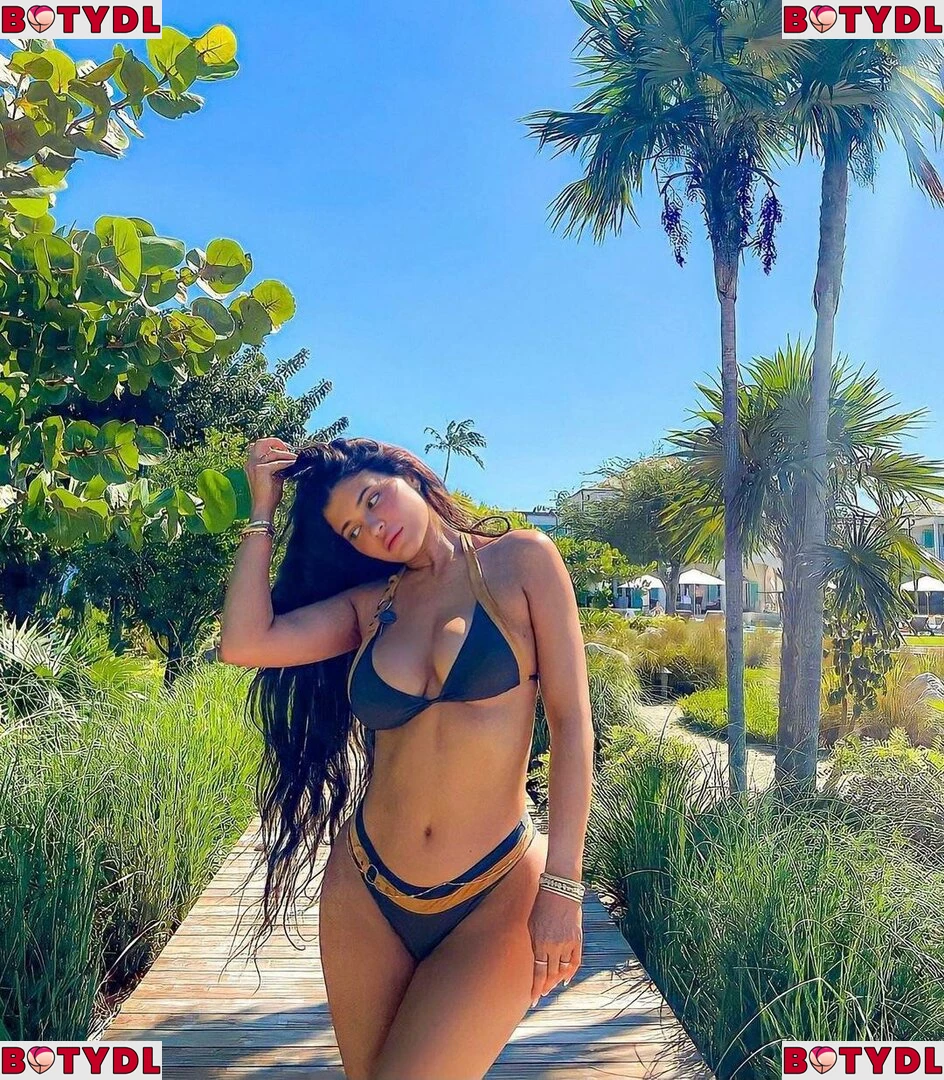 Kylie Jenner Onlyfans Photo Gallery 