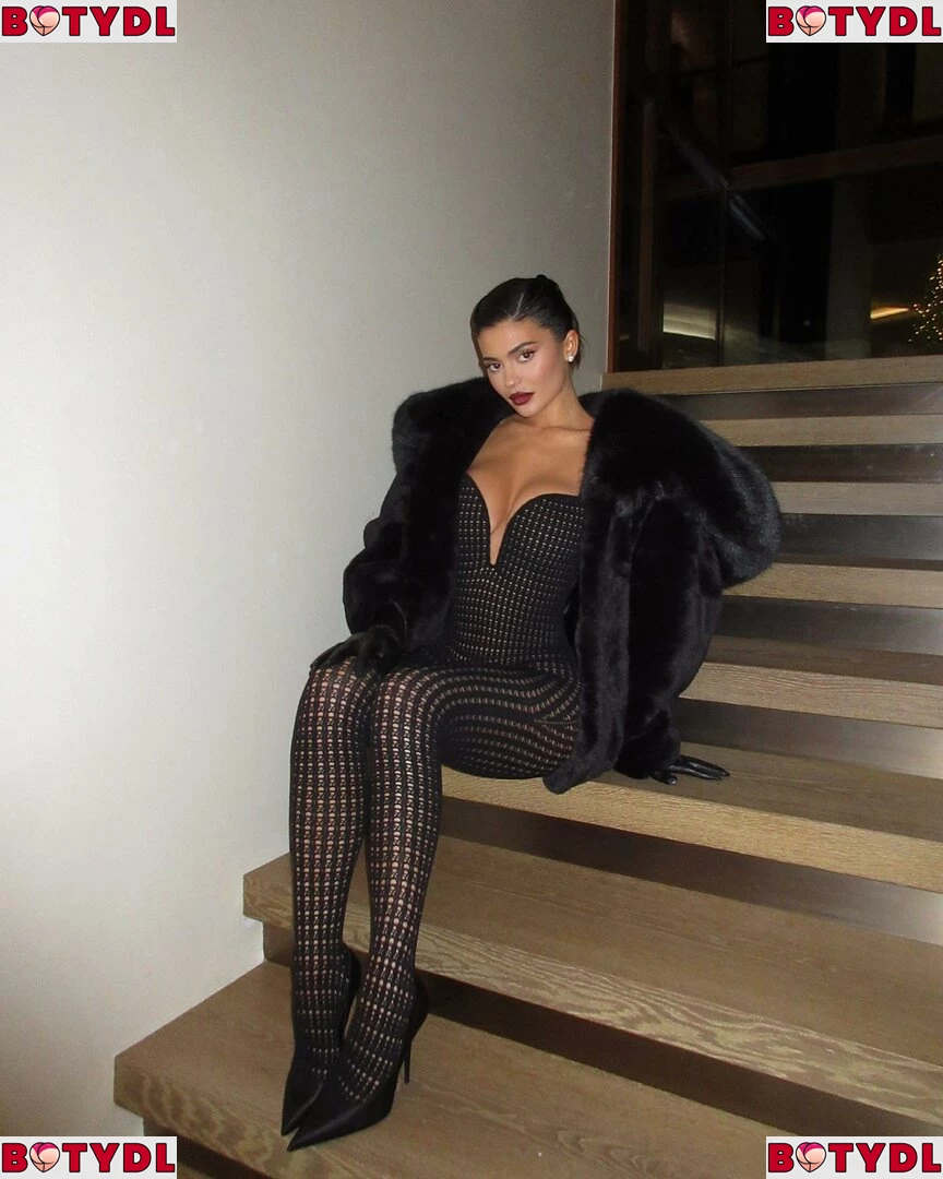 Kylie Jenner Onlyfans Photo Gallery 