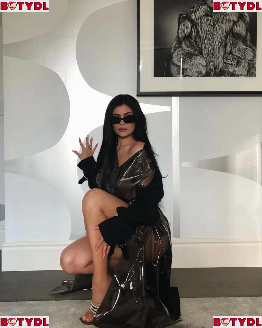 Kylie Jenner Onlyfans Photo Gallery 