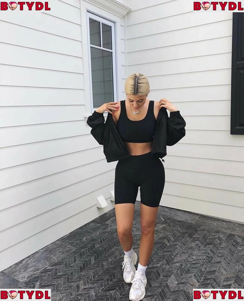 Kylie Jenner Onlyfans Photo Gallery 