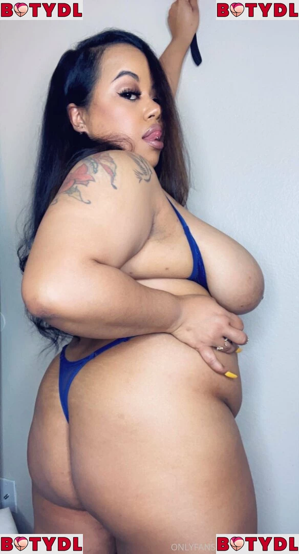 kittikarella Onlyfans Photo Gallery 