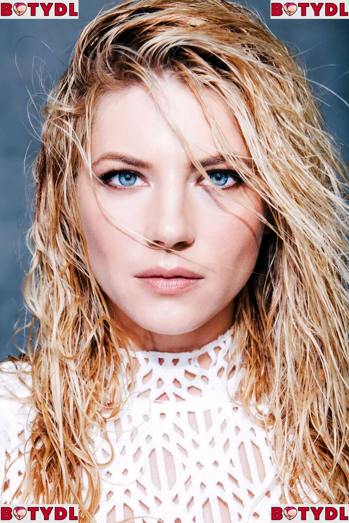 Katheryn Winnick Onlyfans Photo Gallery 