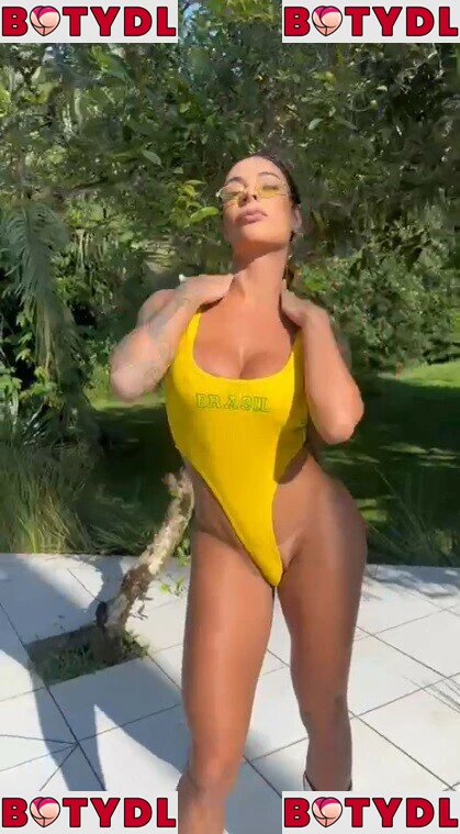 Monique Amin Onlyfans Photo Gallery 