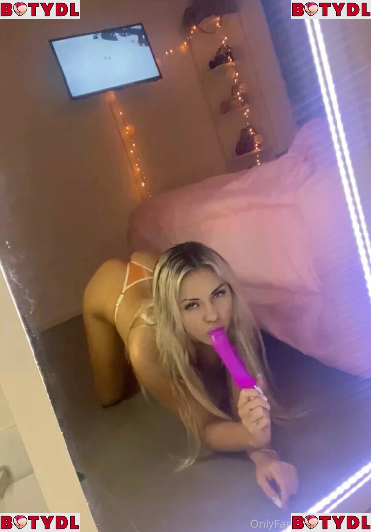 itslolaxo Onlyfans Photo Gallery 