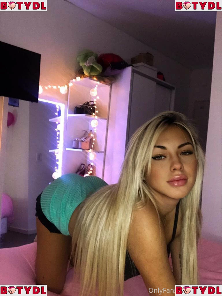 itslolaxo Onlyfans Photo Gallery 