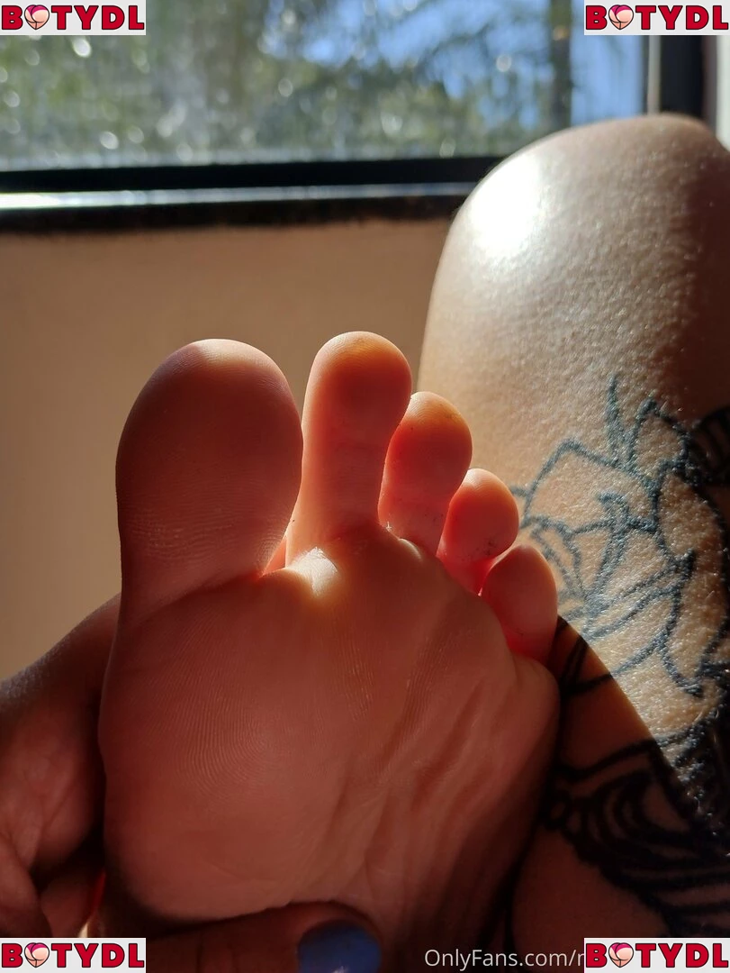 HairyAngela Onlyfans Photo Gallery 