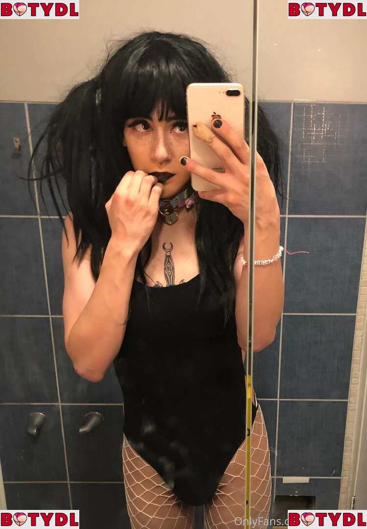 tinysexilexi666 Onlyfans Photo Gallery 