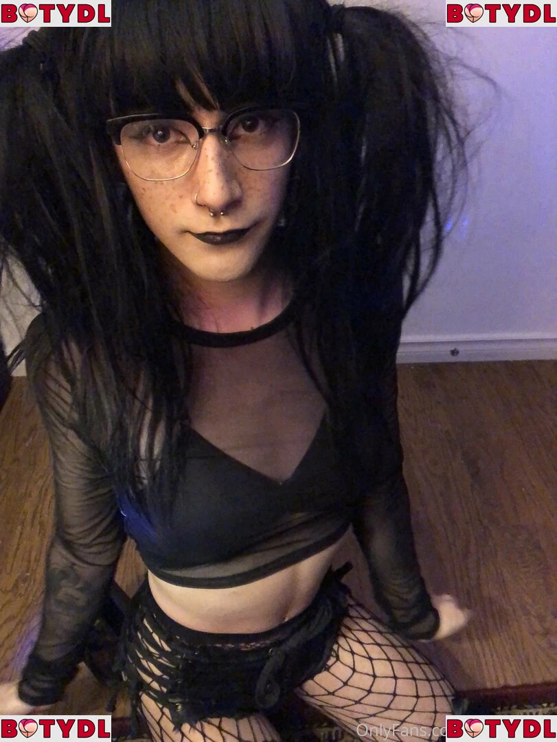 tinysexilexi666 Onlyfans Photo Gallery 