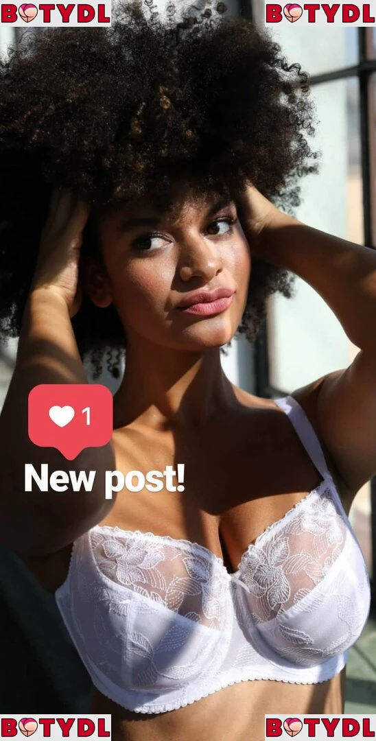 Ange-Sophie Reich Onlyfans Photo Gallery 