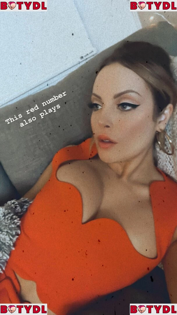 Elizabeth Gillies Onlyfans Photo Gallery 