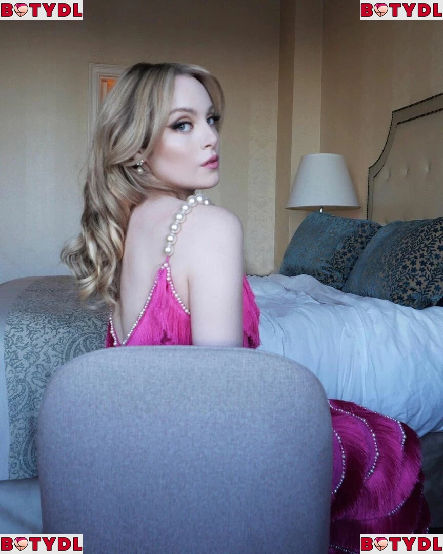 Elizabeth Gillies Onlyfans Photo Gallery 