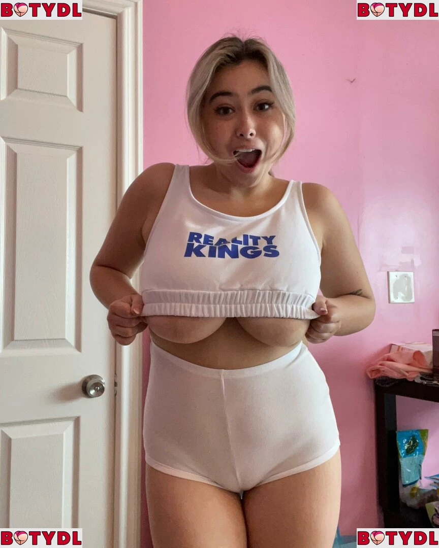 Chloe Surreal Onlyfans Photo Gallery 