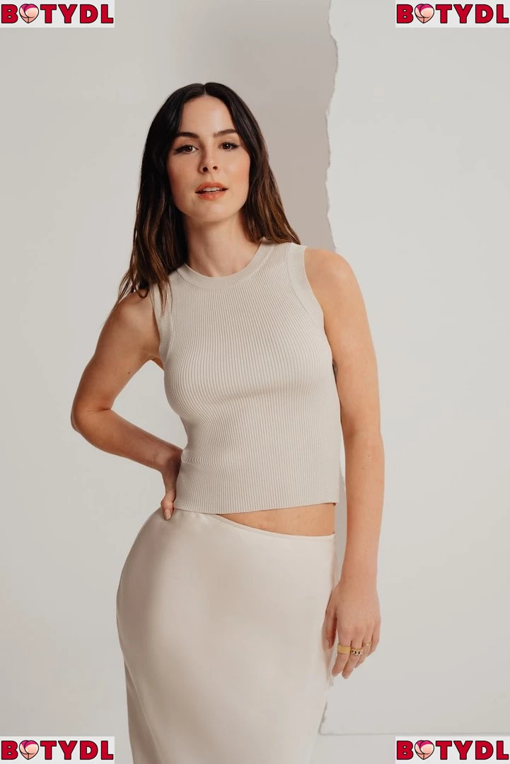 Lena Meyer-Landrut Onlyfans Photo Gallery 