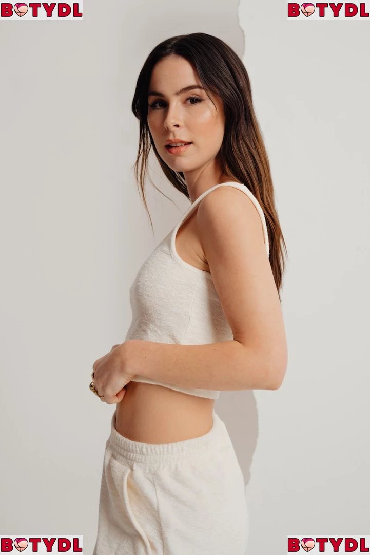 Lena Meyer-Landrut Onlyfans Photo Gallery 