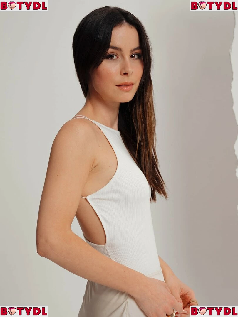 Lena Meyer-Landrut Onlyfans Photo Gallery 