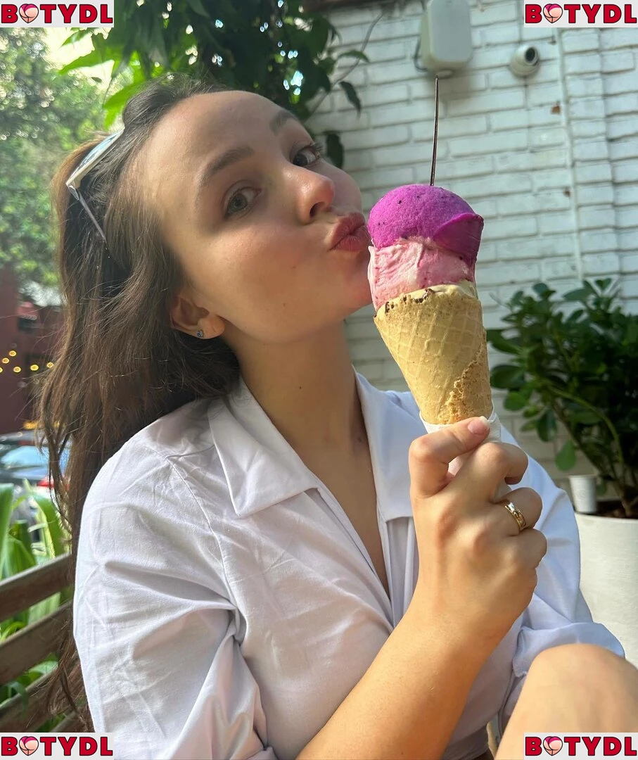 Larissa Manoela Onlyfans Photo Gallery 