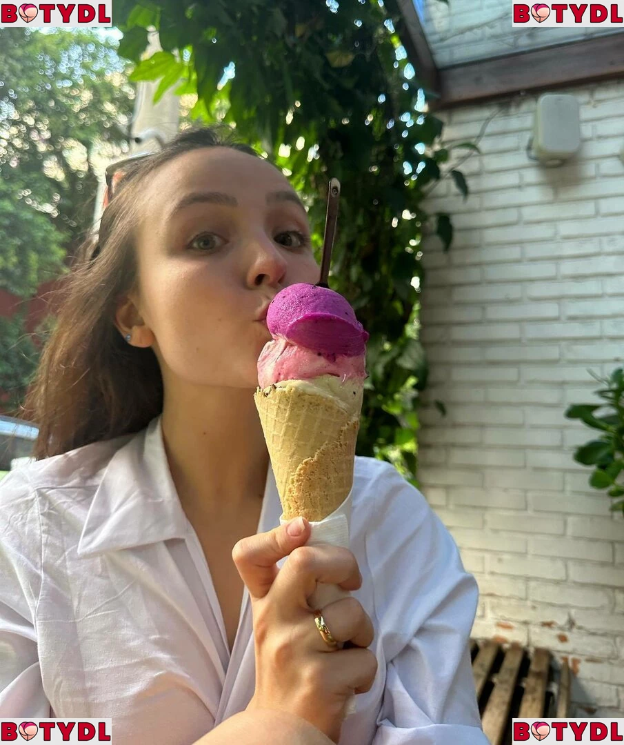 Larissa Manoela Onlyfans Photo Gallery 