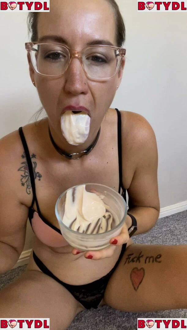 trishaslife Onlyfans Photo Gallery 