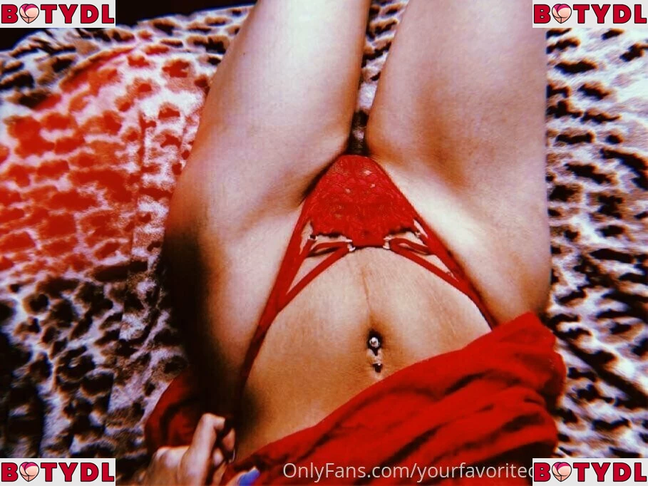 yourfavoritecanadianmilf Onlyfans Photo Gallery 