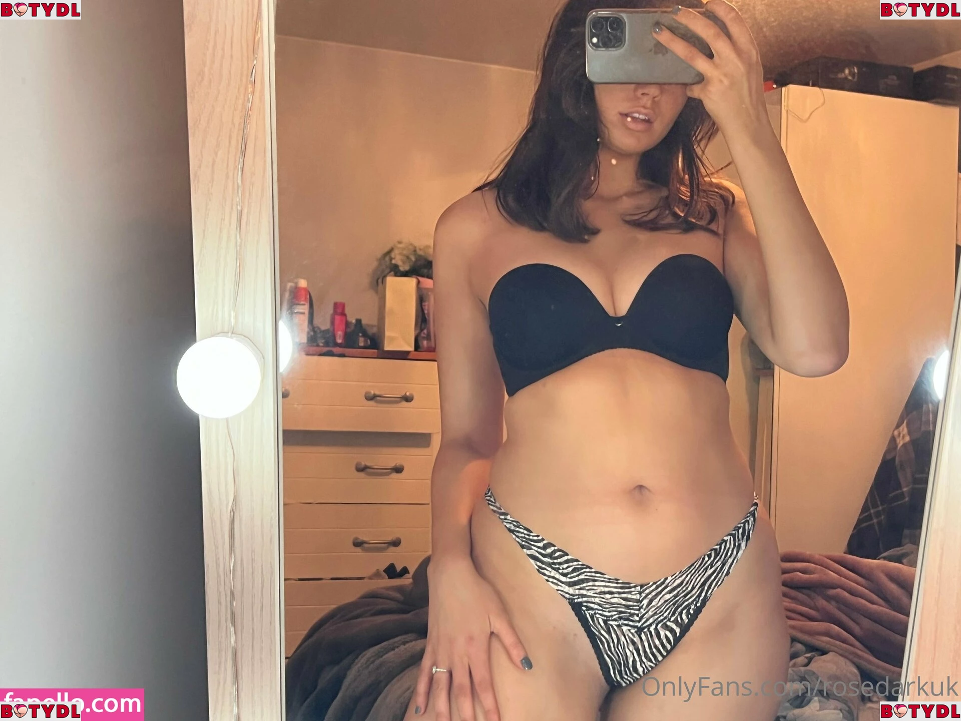 rose.uk Onlyfans Photo Gallery 