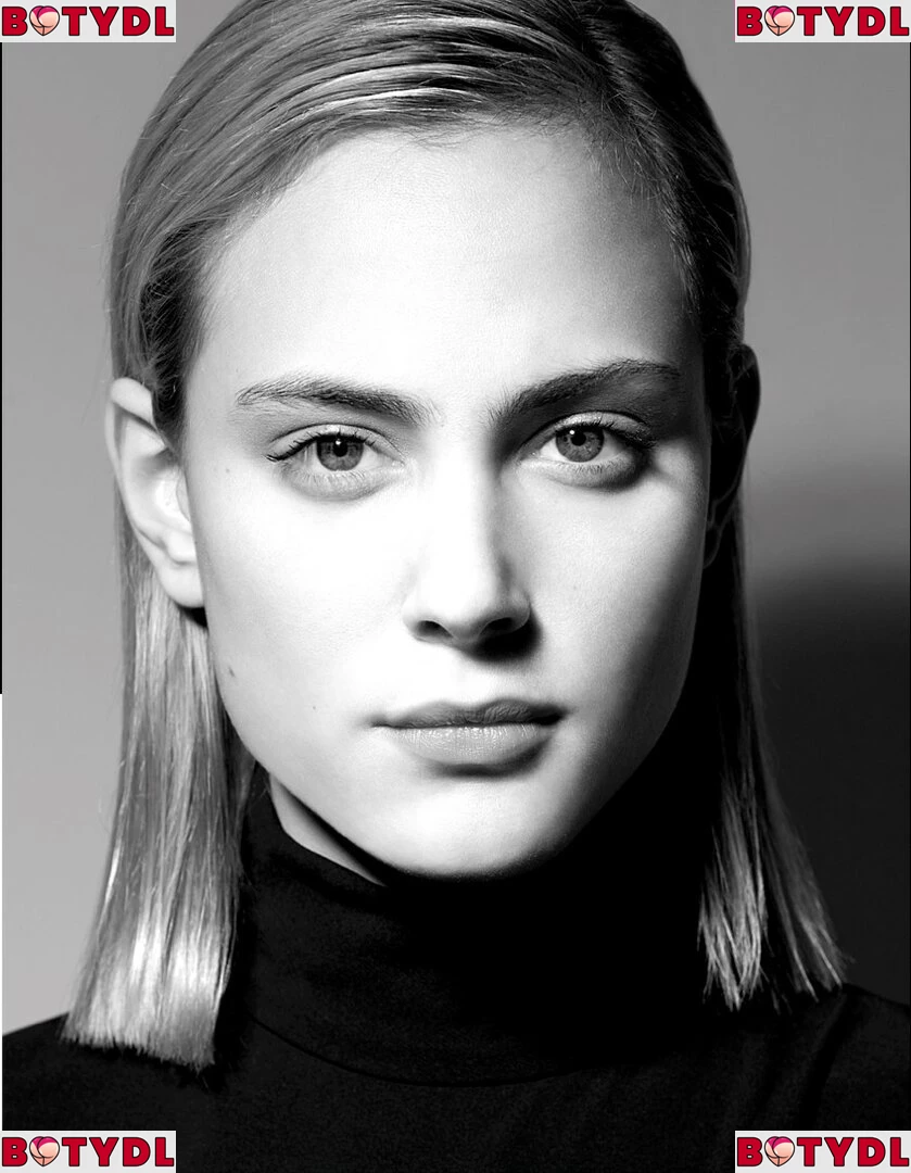 Nora Arnezeder Onlyfans Photo Gallery 