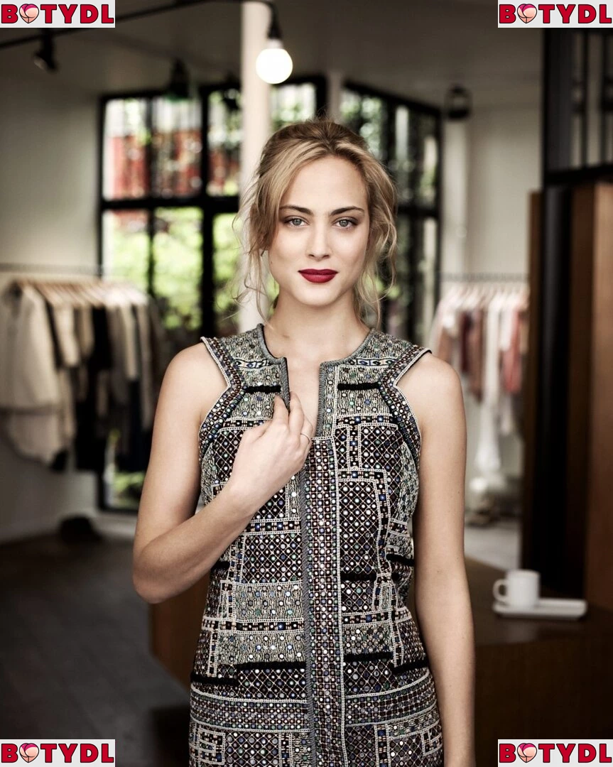 Nora Arnezeder Onlyfans Photo Gallery 