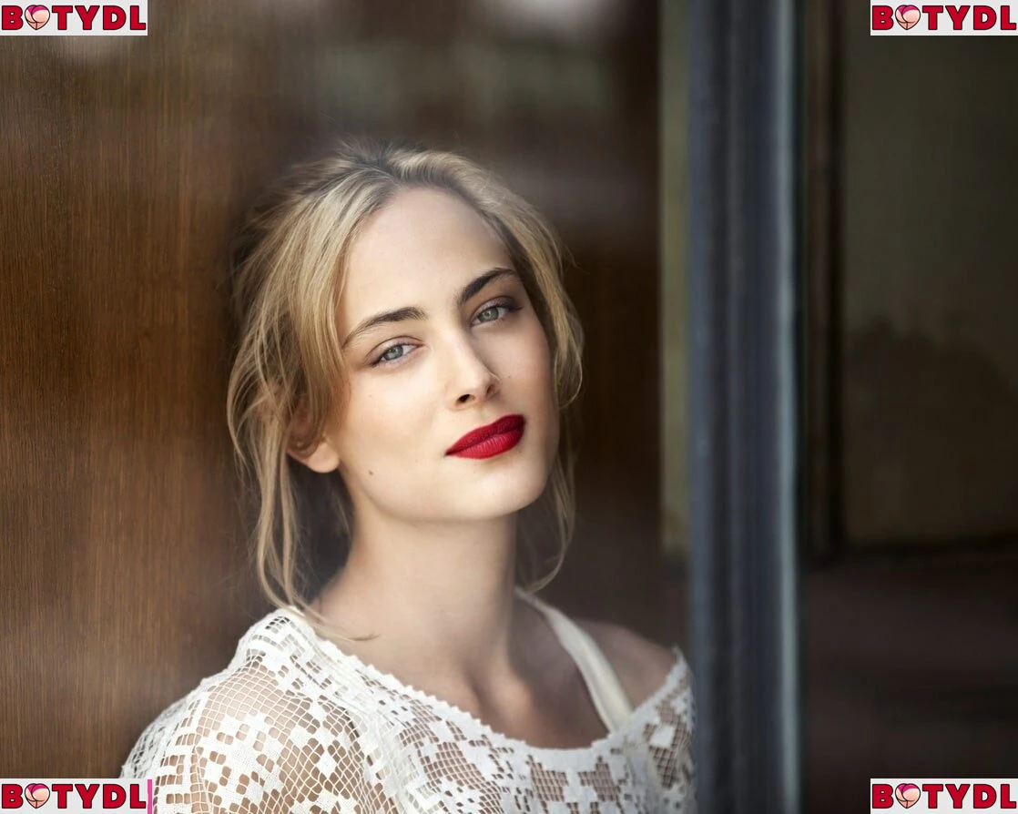 Nora Arnezeder Onlyfans Photo Gallery 