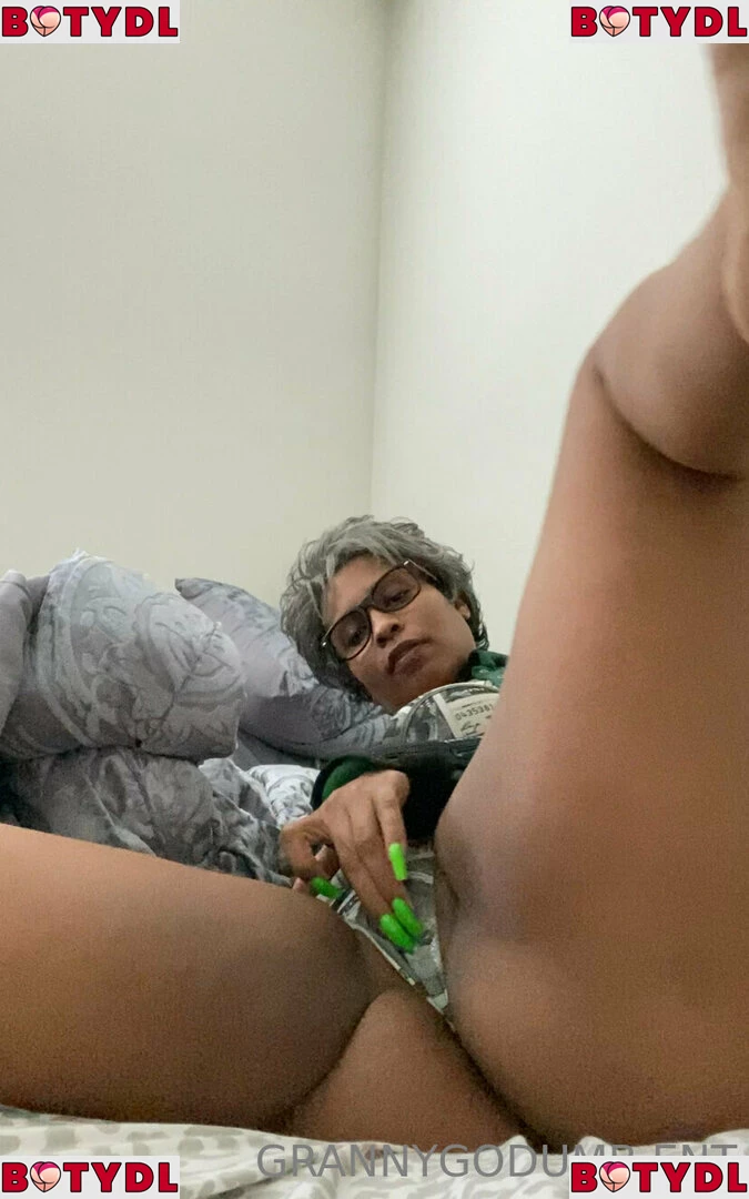 grannygodumb Onlyfans Photo Gallery 