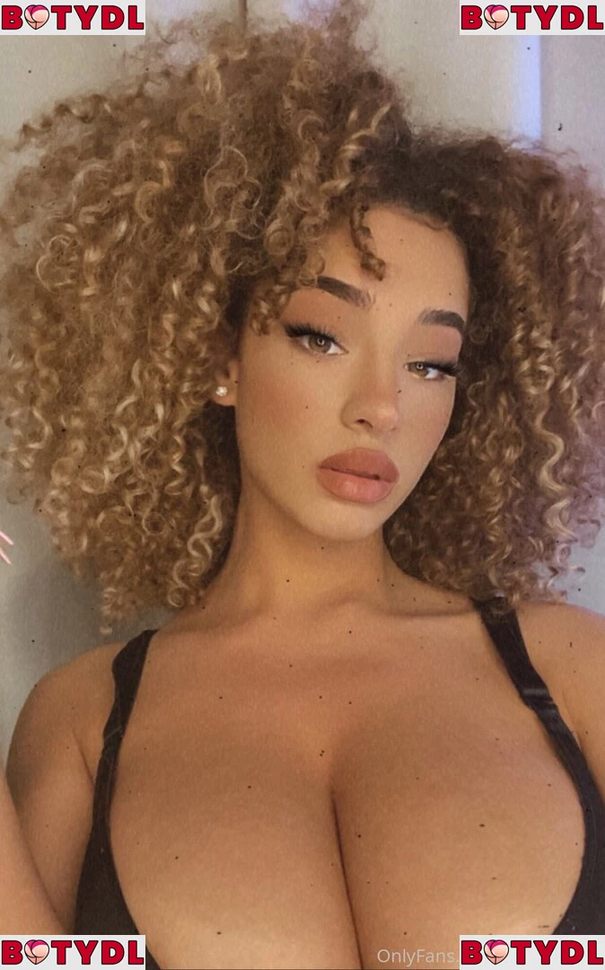 Dana Curly Onlyfans Photo Gallery 