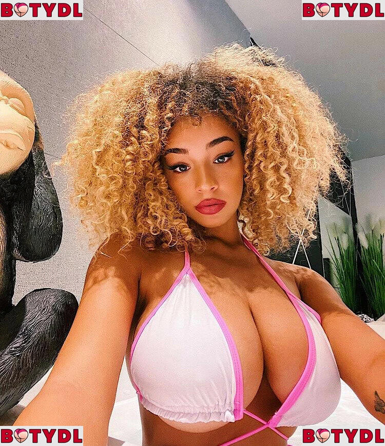 Dana Curly Onlyfans Photo Gallery 