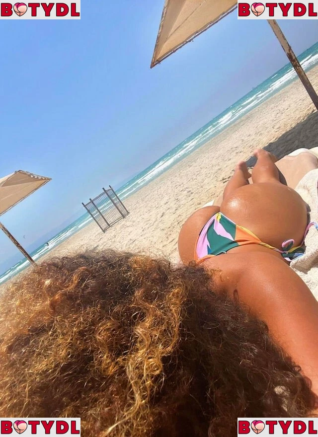 Dana Curly Onlyfans Photo Gallery 