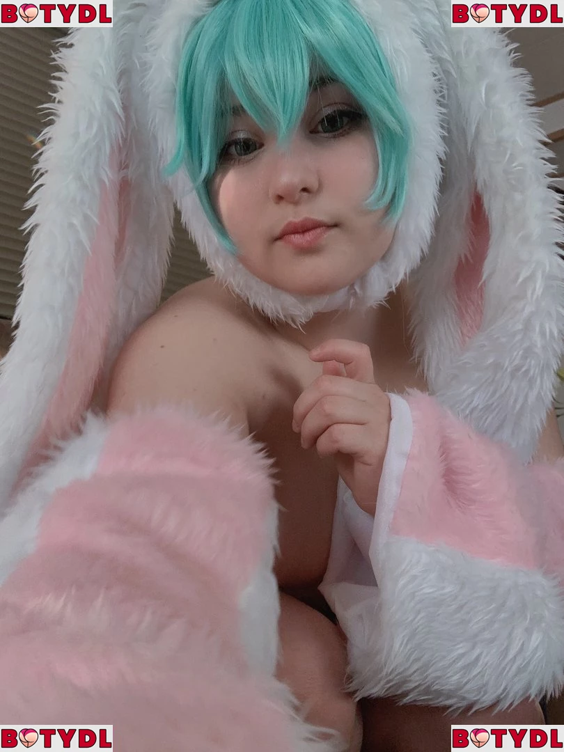 Mikumiku Onlyfans Photo Gallery 