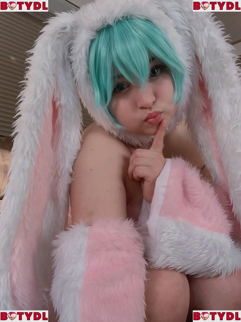 Mikumiku Onlyfans Photo Gallery 