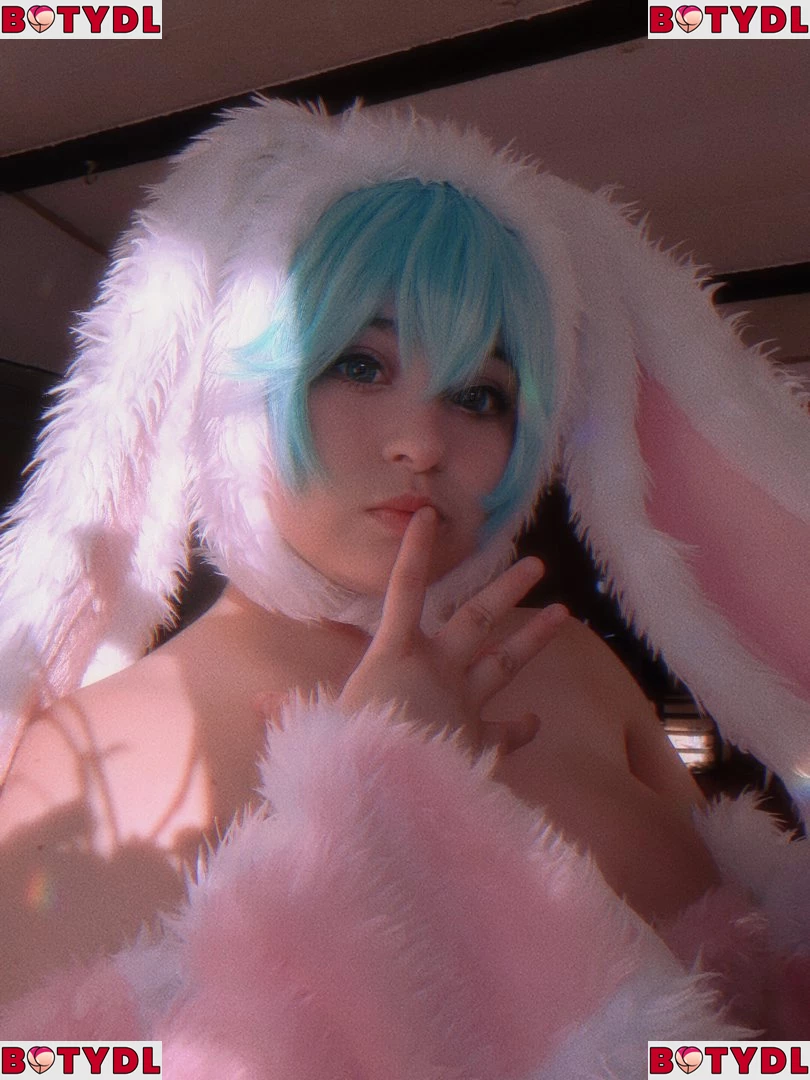 Mikumiku Onlyfans Photo Gallery 