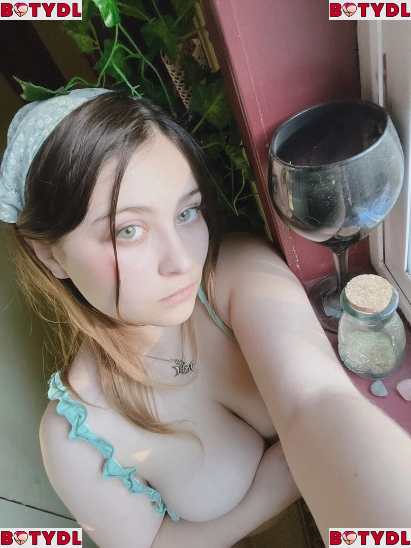 Mikumiku Onlyfans Photo Gallery 