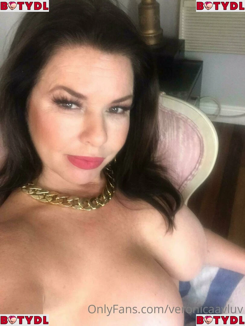 veronicaavluv Onlyfans Photo Gallery 